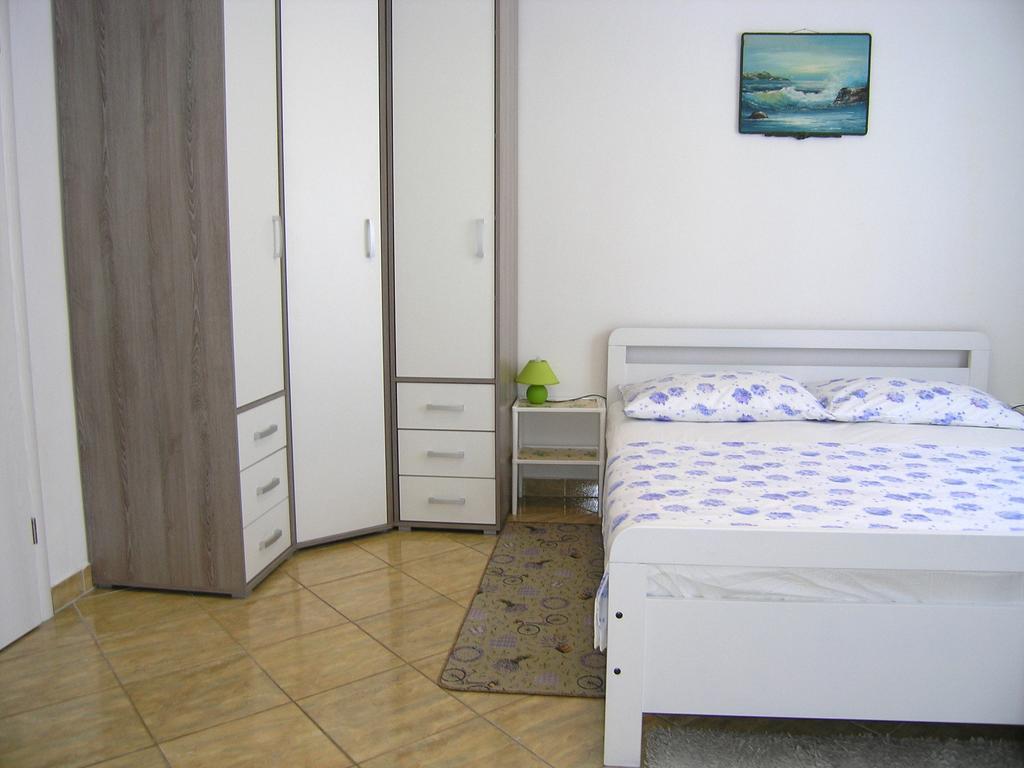 Apartman Vera Krk Town Exterior foto