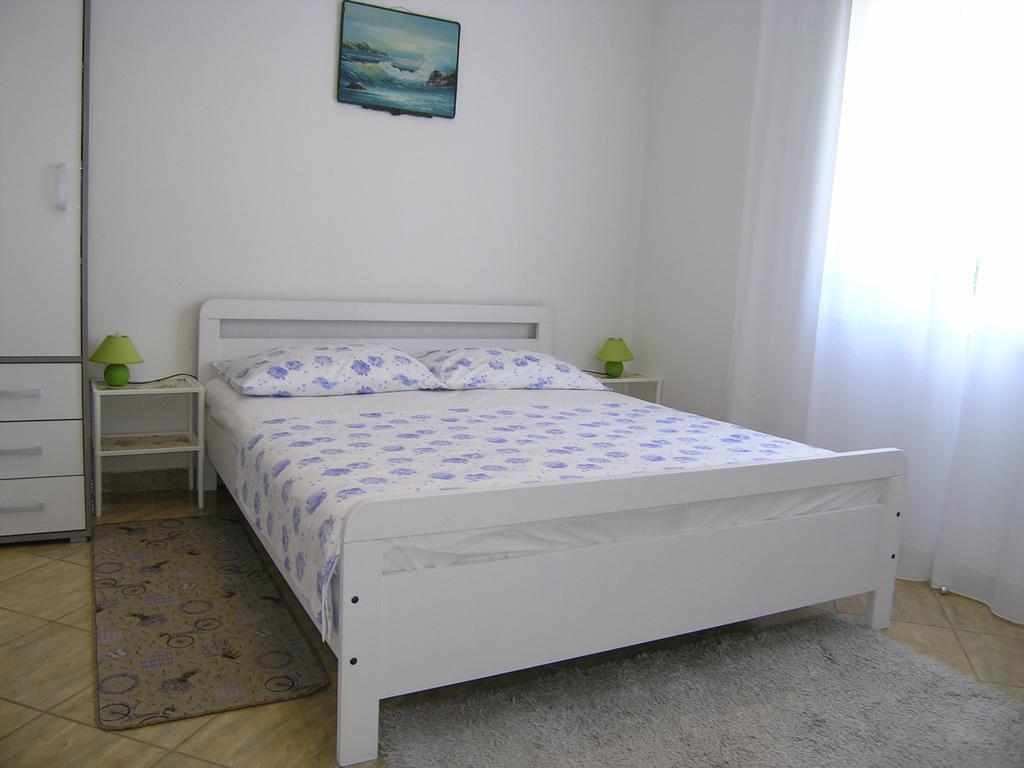 Apartman Vera Krk Town Exterior foto