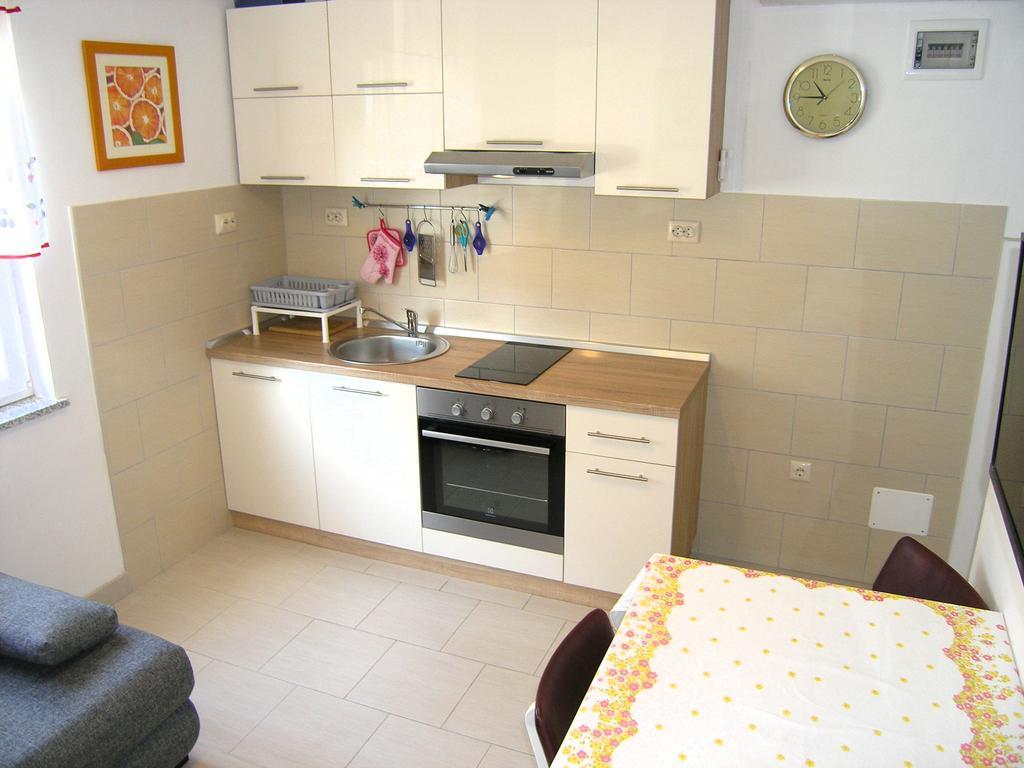 Apartman Vera Krk Town Exterior foto